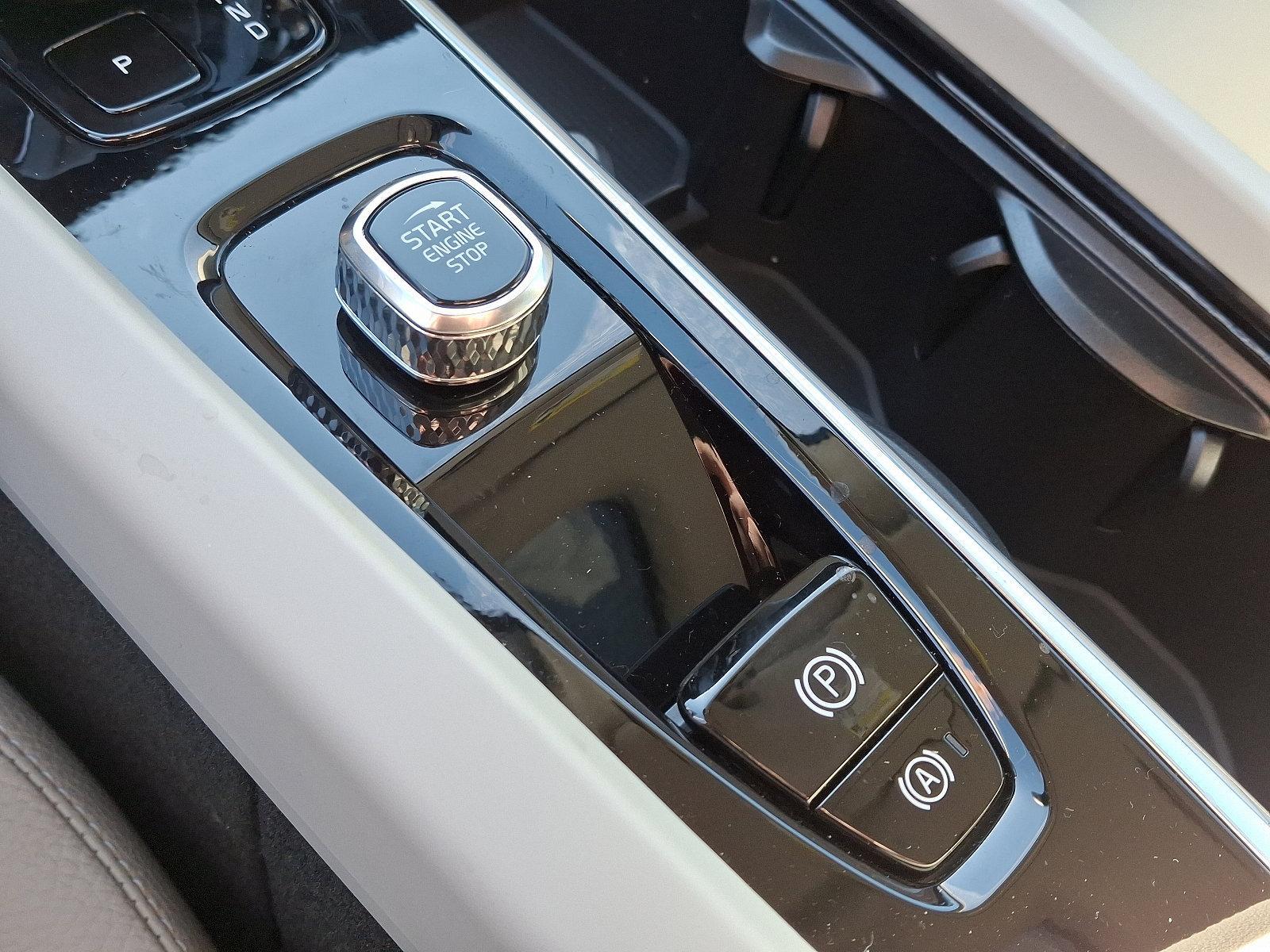 2025 Volvo XC60 Vehicle Photo in Trevose, PA 19053