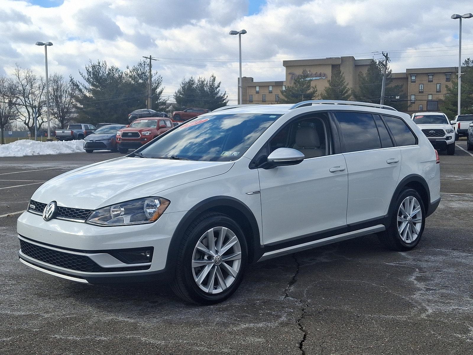 2017 Volkswagen Golf Alltrack Vehicle Photo in Trevose, PA 19053