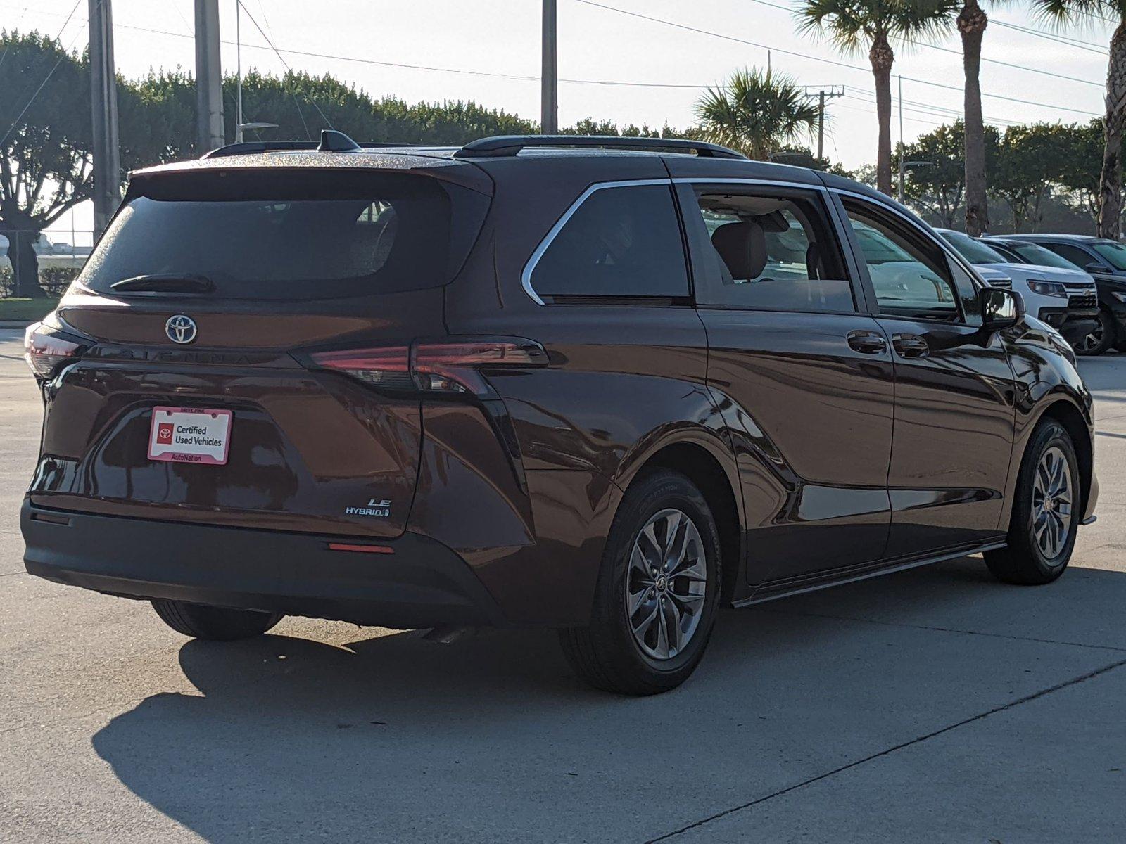 2022 Toyota Sienna Vehicle Photo in Davie, FL 33331