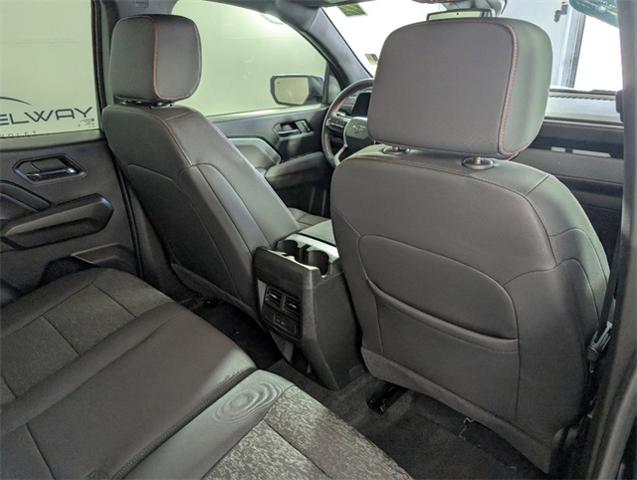 2024 Chevrolet Colorado Vehicle Photo in ENGLEWOOD, CO 80113-6708