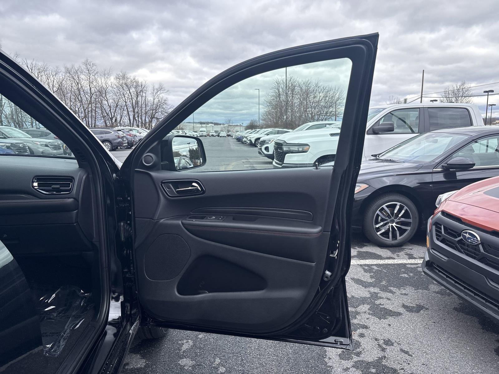 2025 Dodge Durango Vehicle Photo in Mechanicsburg, PA 17050-1707