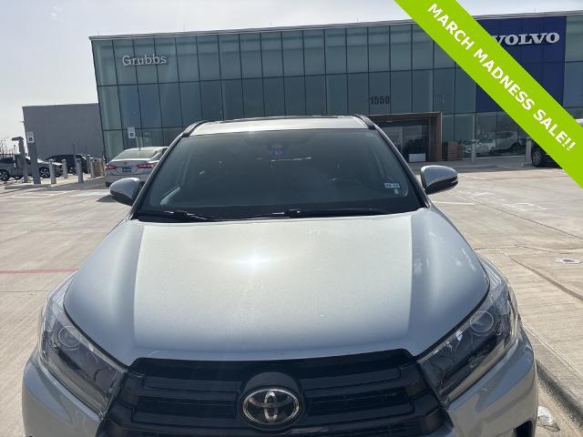 2019 Toyota Highlander Vehicle Photo in Grapevine, TX 76051