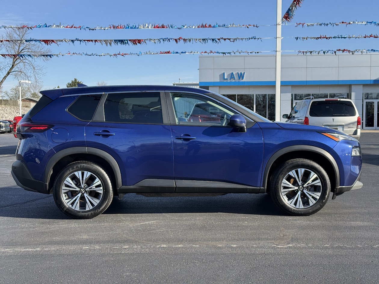 2023 Nissan Rogue Vehicle Photo in BOONVILLE, IN 47601-9633