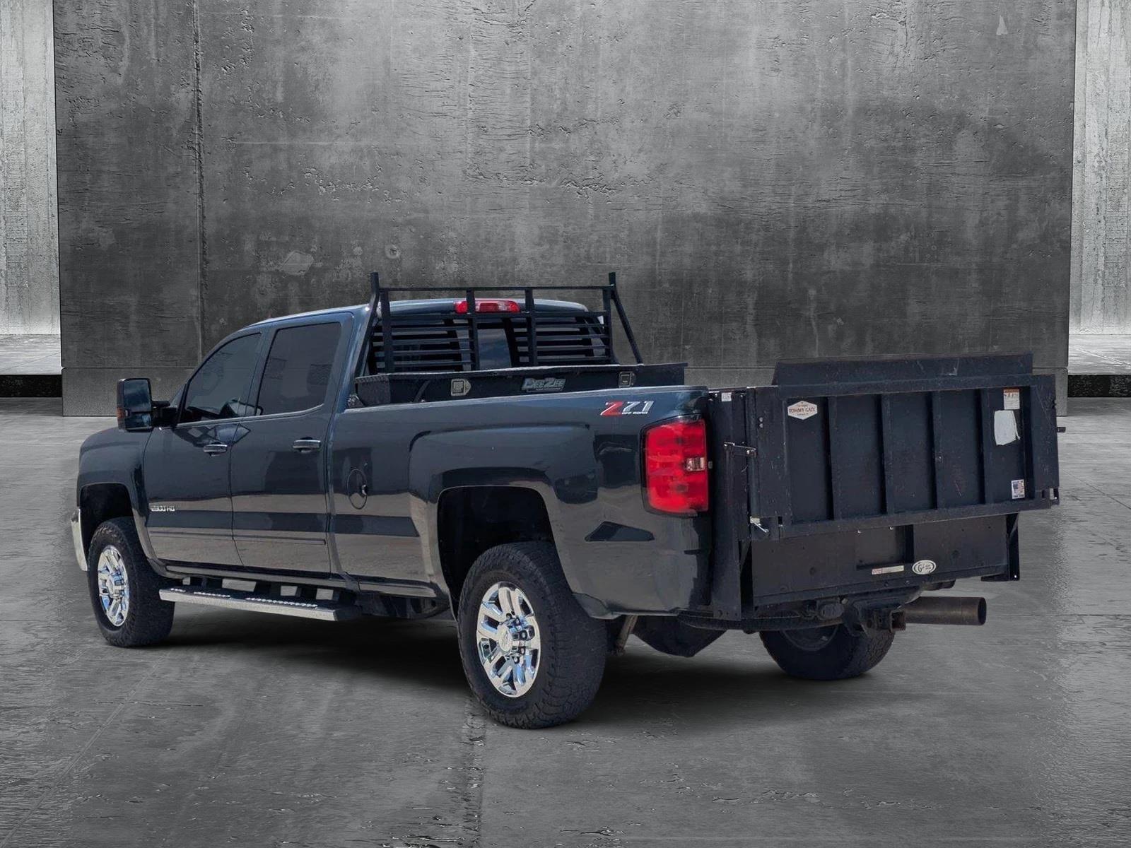 2018 Chevrolet Silverado 2500 HD Vehicle Photo in GREENACRES, FL 33463-3207