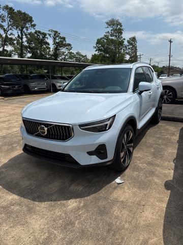 2025 Volvo XC40 Vehicle Photo in Houston, TX 77007