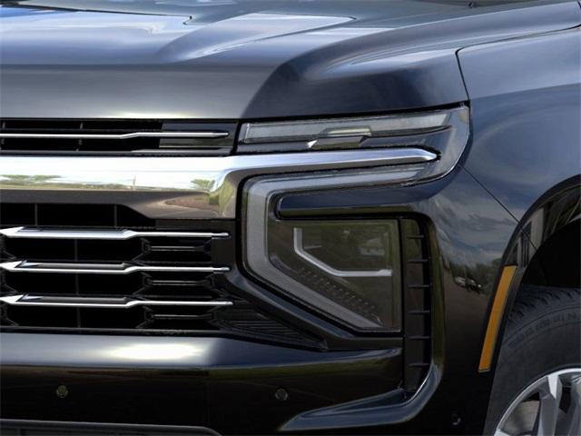 2025 Chevrolet Suburban Vehicle Photo in ENGLEWOOD, CO 80113-6708