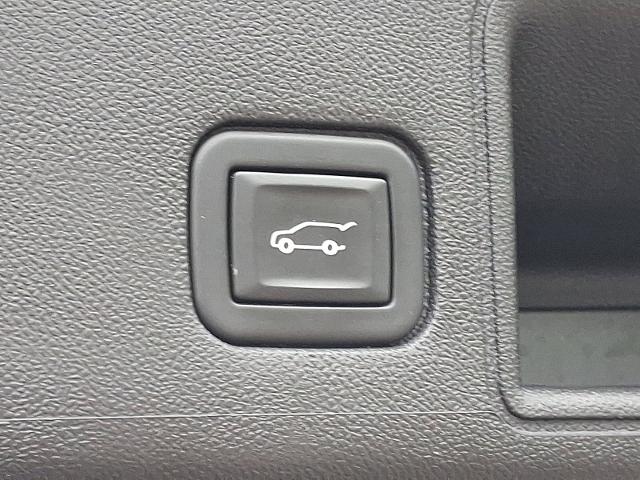 2023 GMC Terrain Vehicle Photo in TREVOSE, PA 19053-4984