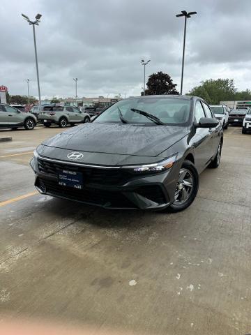 2025 Hyundai ELANTRA Vehicle Photo in Peoria, IL 61615