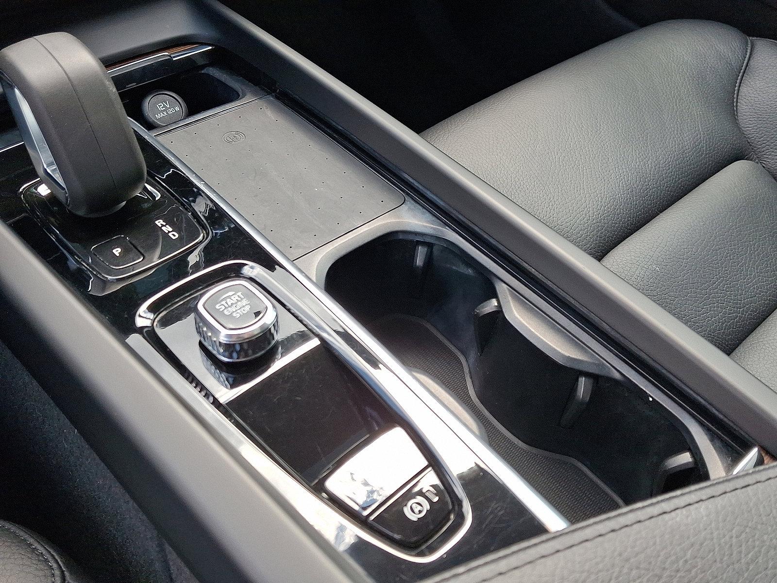 2022 Volvo XC60 Vehicle Photo in Trevose, PA 19053
