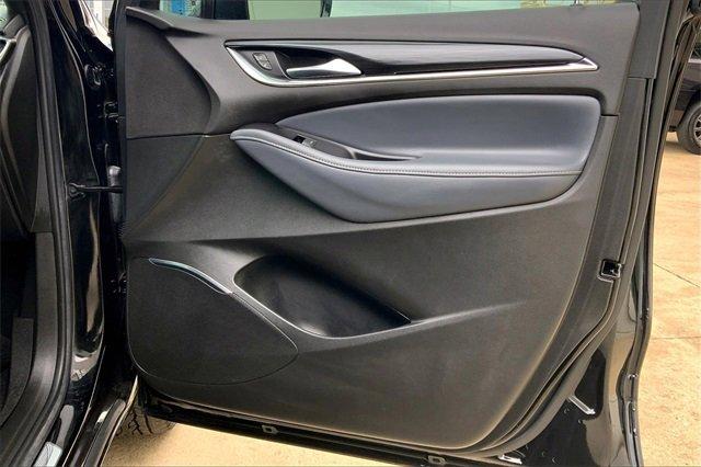 2022 Buick Enclave Vehicle Photo in TOPEKA, KS 66609-0000