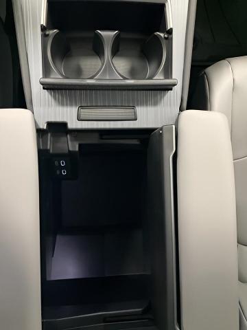 2025 Toyota Sienna Vehicle Photo in Oshkosh, WI 54904