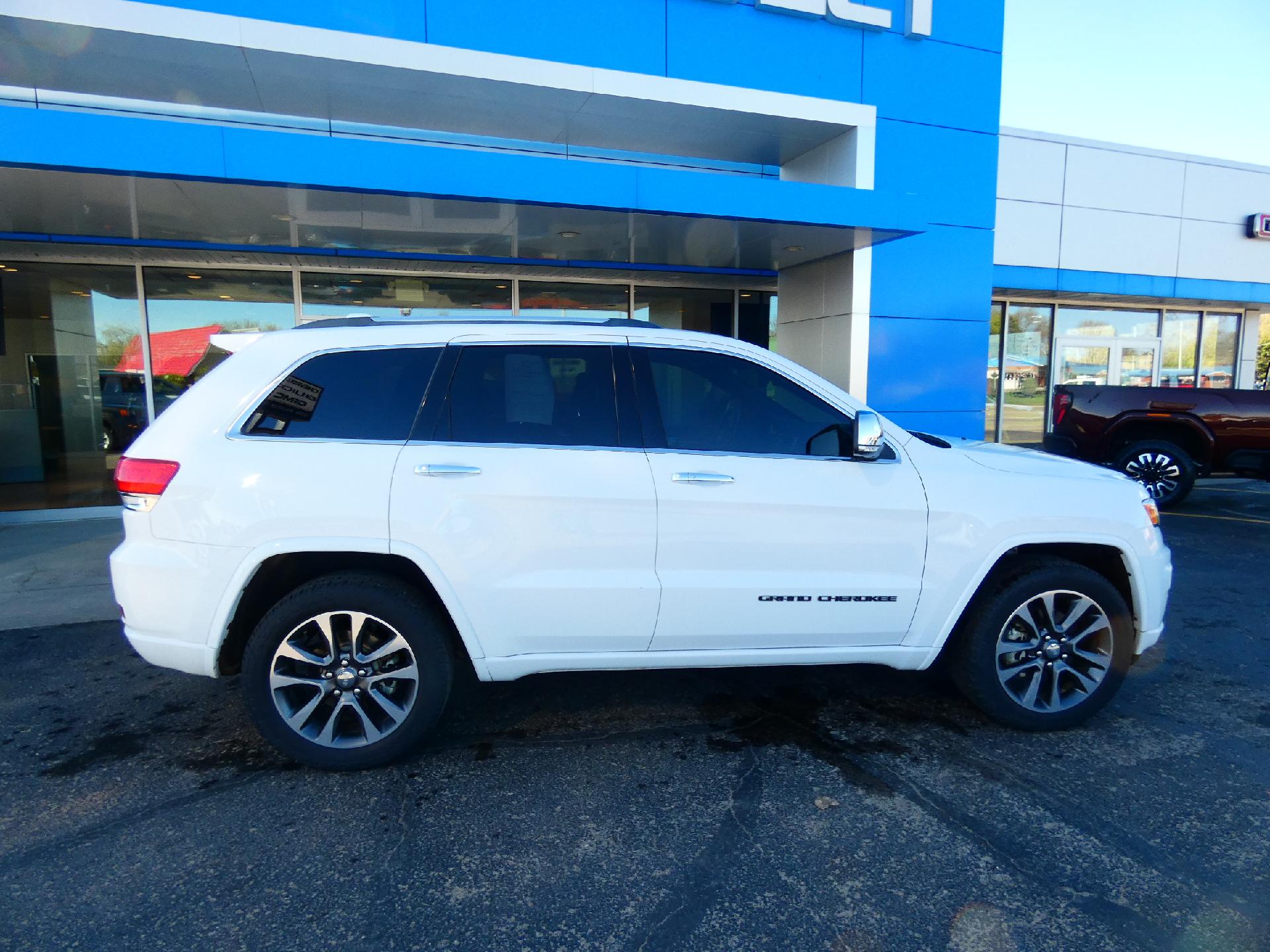 Used 2018 Jeep Grand Cherokee Overland with VIN 1C4RJFCG8JC324734 for sale in Jamestown, ND