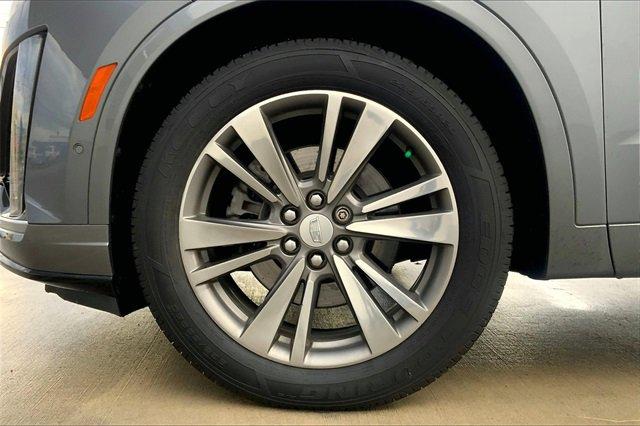 2021 Cadillac XT6 Vehicle Photo in TOPEKA, KS 66609-0000