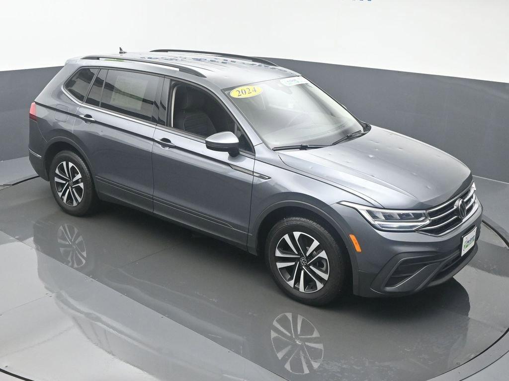 2024 Volkswagen Tiguan Vehicle Photo in Marion, IA 52302