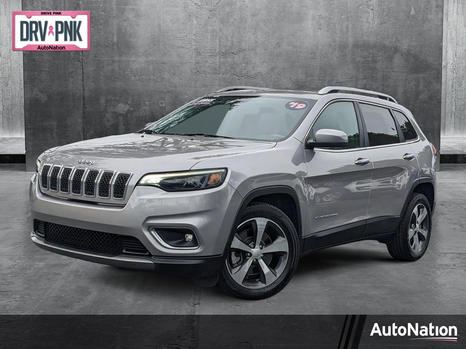 2019 Jeep Cherokee Vehicle Photo in GREENACRES, FL 33463-3207