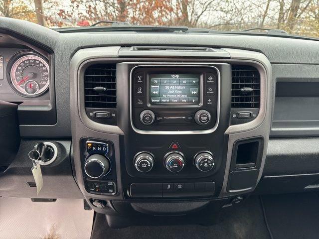 2017 Ram 1500 Vehicle Photo in MEDINA, OH 44256-9631