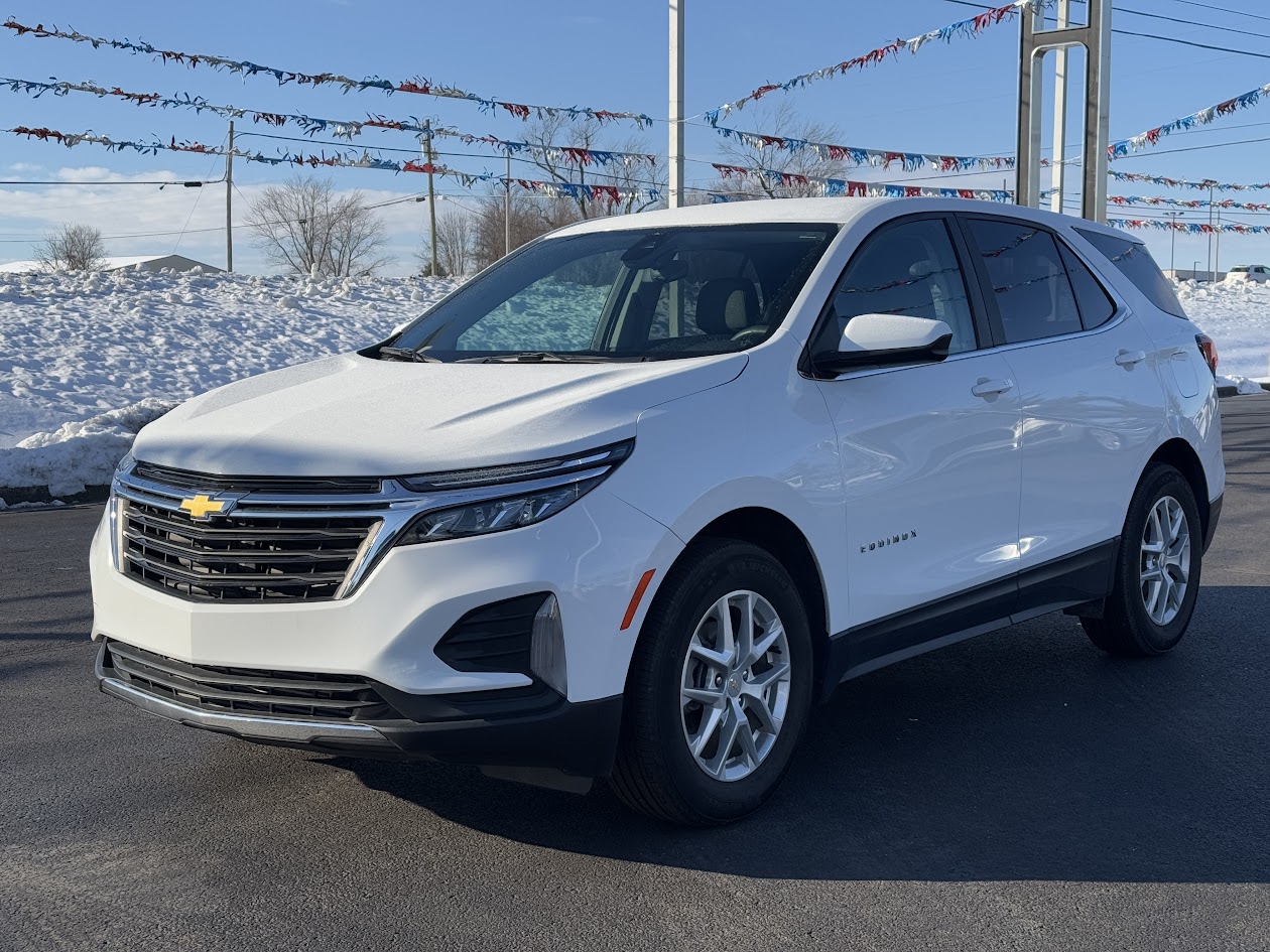 2023 Chevrolet Equinox Vehicle Photo in BOONVILLE, IN 47601-9633