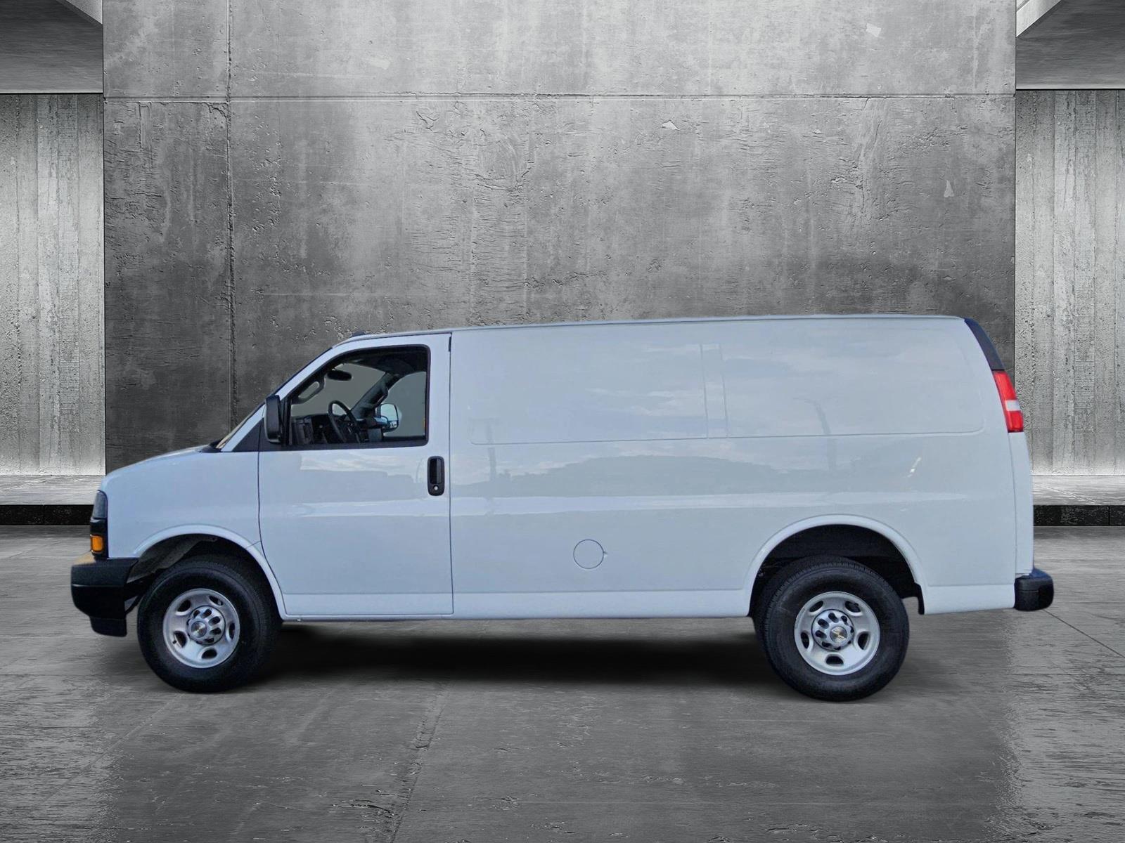 2024 Chevrolet Express Cargo 2500 Vehicle Photo in GREENACRES, FL 33463-3207