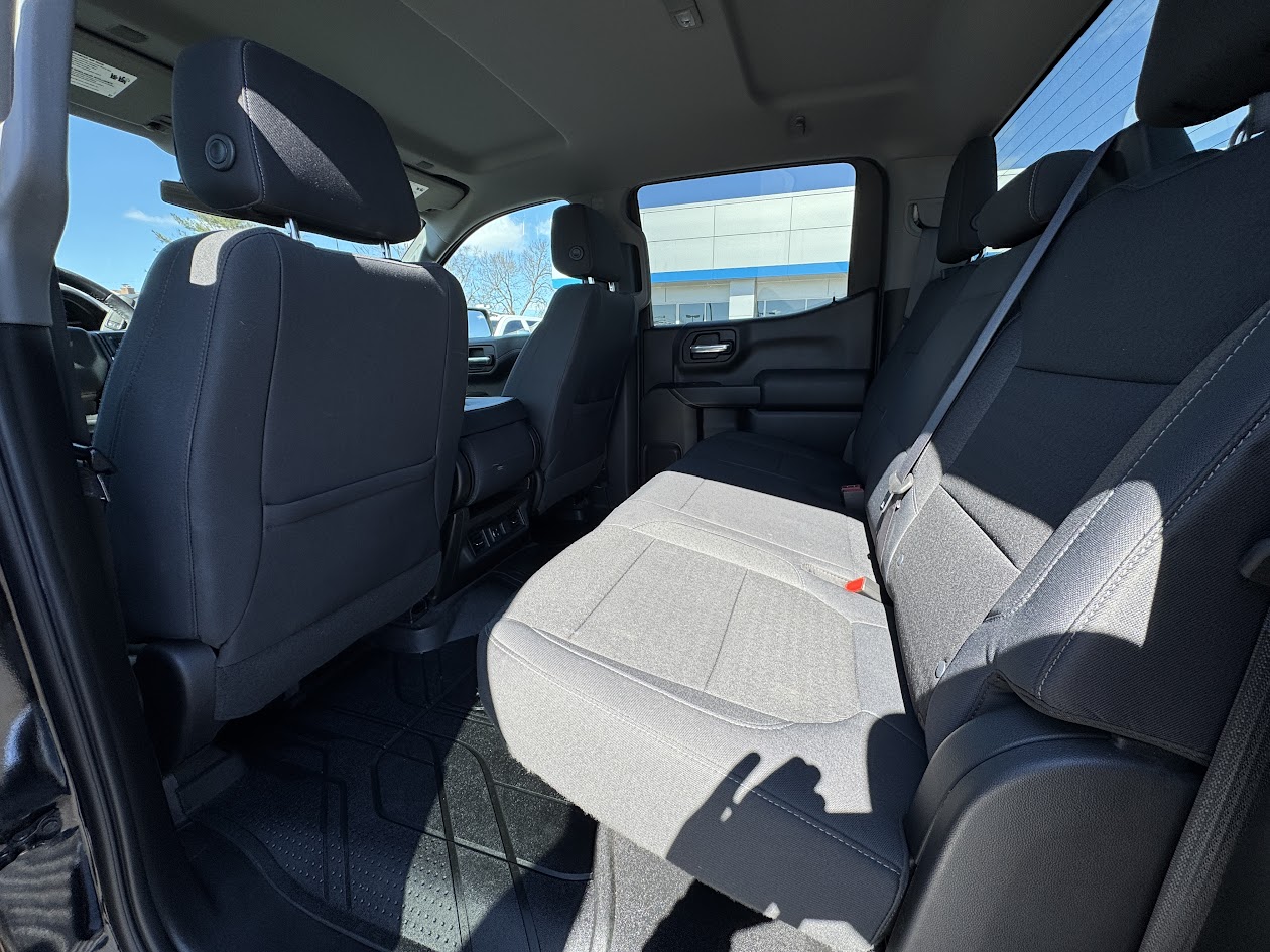 2019 Chevrolet Silverado 1500 Vehicle Photo in BOONVILLE, IN 47601-9633