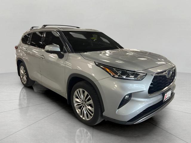 2023 Toyota Highlander Vehicle Photo in Oshkosh, WI 54904