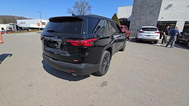 2022 Chevrolet Traverse Vehicle Photo in Pleasant Hills, PA 15236