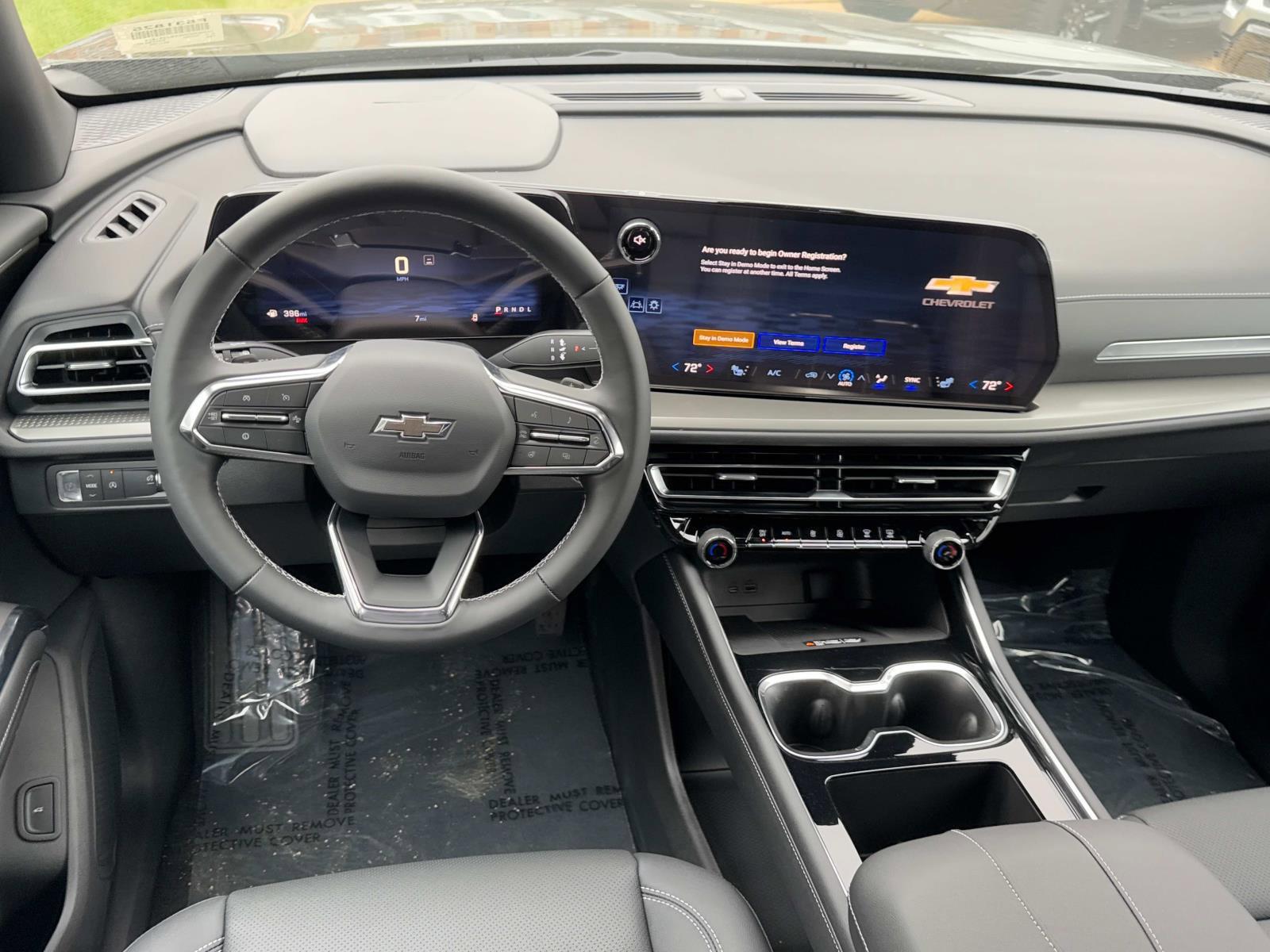 2025 Chevrolet Traverse Vehicle Photo in LOS ANGELES, CA 90007-3794