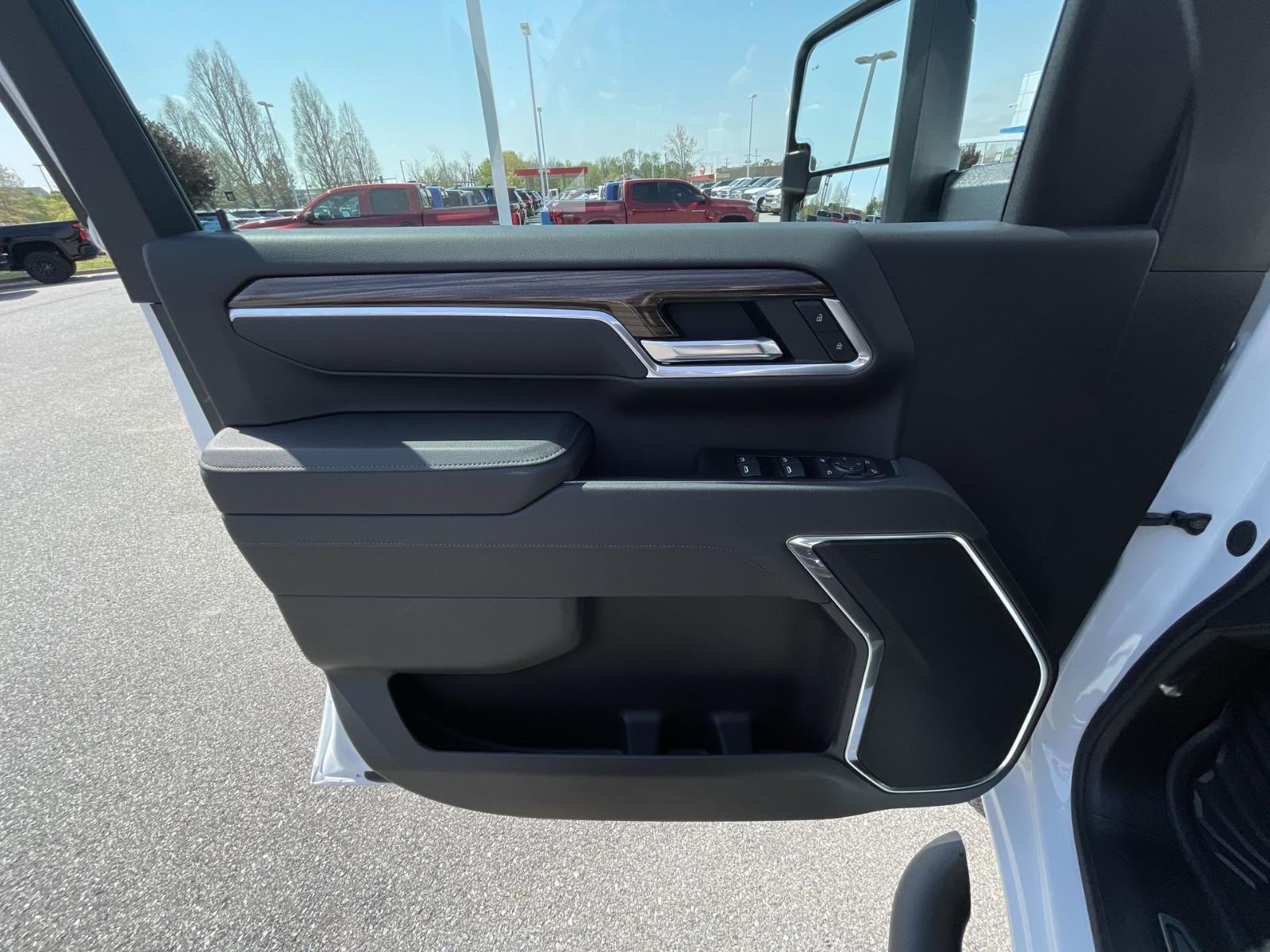 2025 Chevrolet Silverado 2500 HD Vehicle Photo in BENTONVILLE, AR 72712-4322