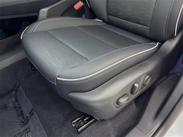 2025 Buick Enclave Vehicle Photo in PUYALLUP, WA 98371-4149