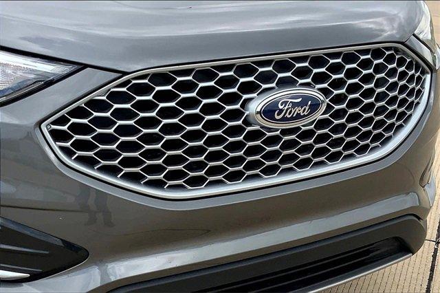 2024 Ford Edge Vehicle Photo in TOPEKA, KS 66609-0000