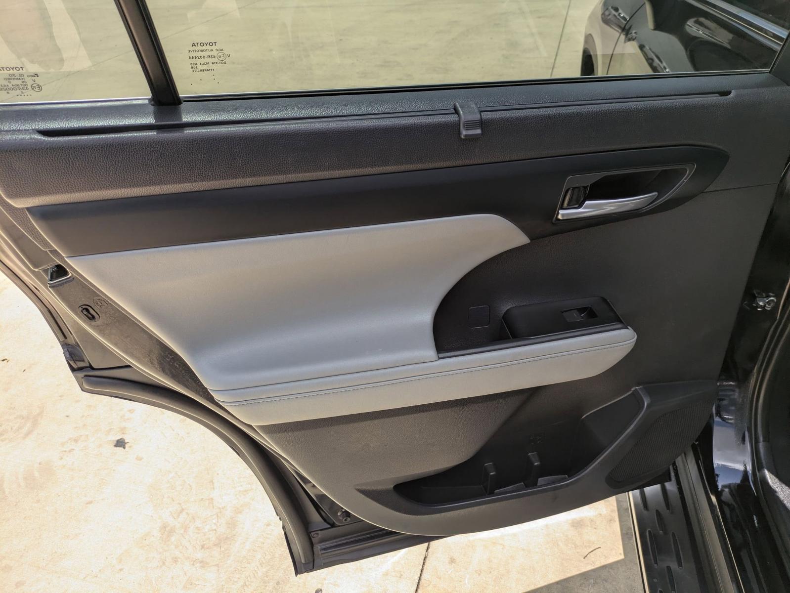 2021 Toyota Highlander Vehicle Photo in SELMA, TX 78154-1460