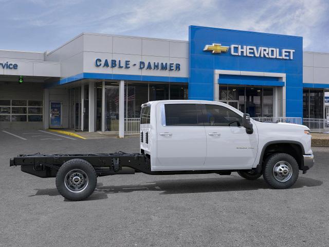 2025 Chevrolet Silverado 3500 HD Chassis Cab Vehicle Photo in INDEPENDENCE, MO 64055-1314