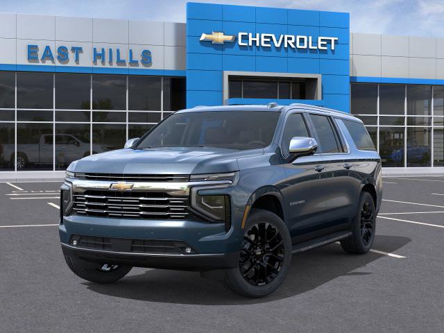 2025 Chevrolet Suburban Vehicle Photo in Roslyn, NY 11576