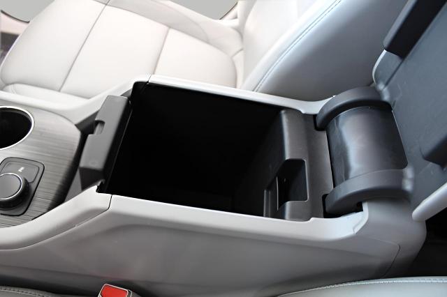 2017 GMC Acadia Vehicle Photo in Green Bay, WI 54304