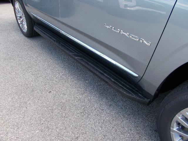 2025 GMC Yukon XL Vehicle Photo in LOWELL, MA 01852-4336