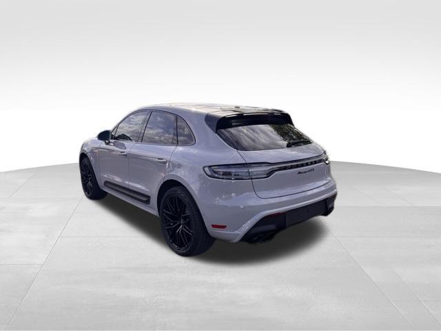 2024 Porsche Macan Vehicle Photo in DELRAY BEACH, FL 33483-3294