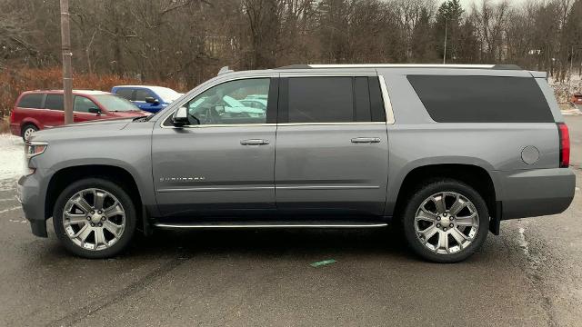 2019 Chevrolet Suburban Vehicle Photo in MOON TOWNSHIP, PA 15108-2571