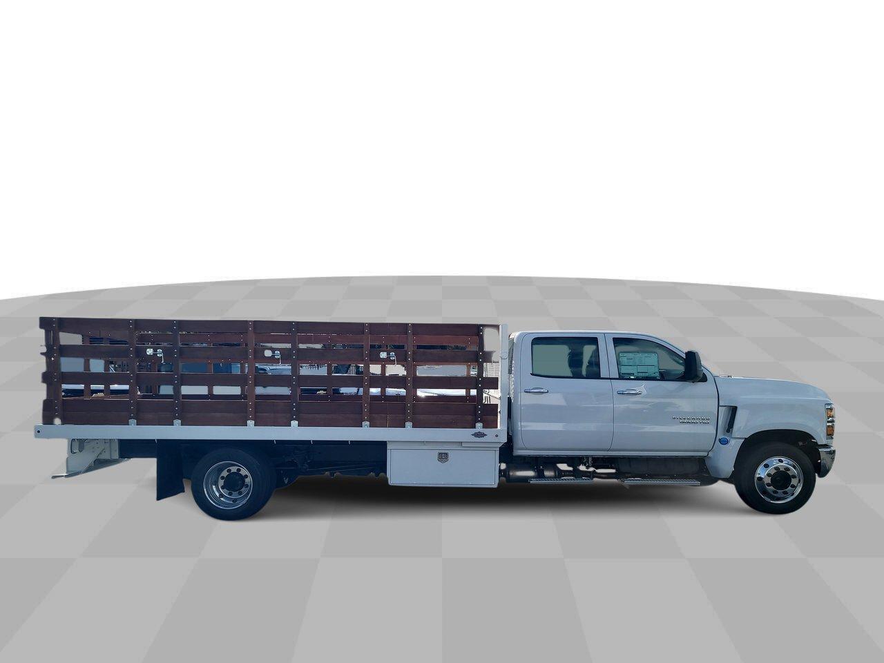 2023 Chevrolet Silverado Chassis Cab Vehicle Photo in LA MESA, CA 91942-8211