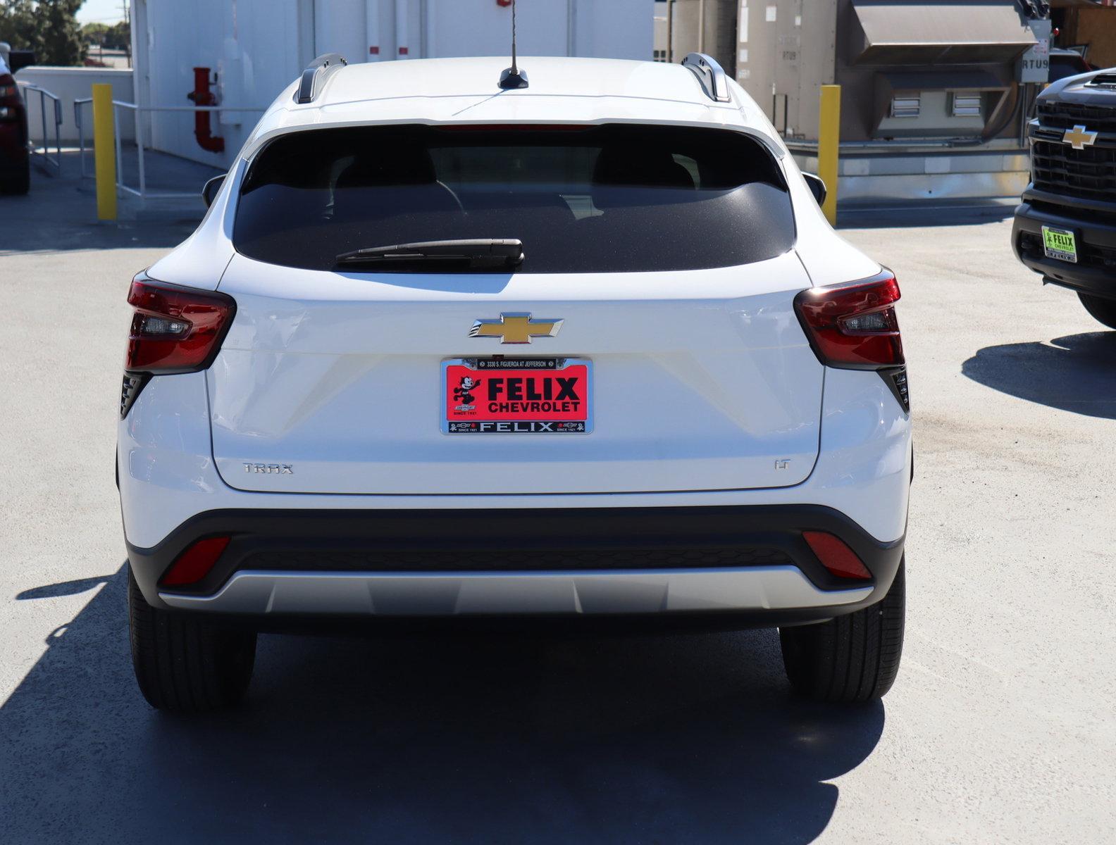 2025 Chevrolet Trax Vehicle Photo in LOS ANGELES, CA 90007-3794