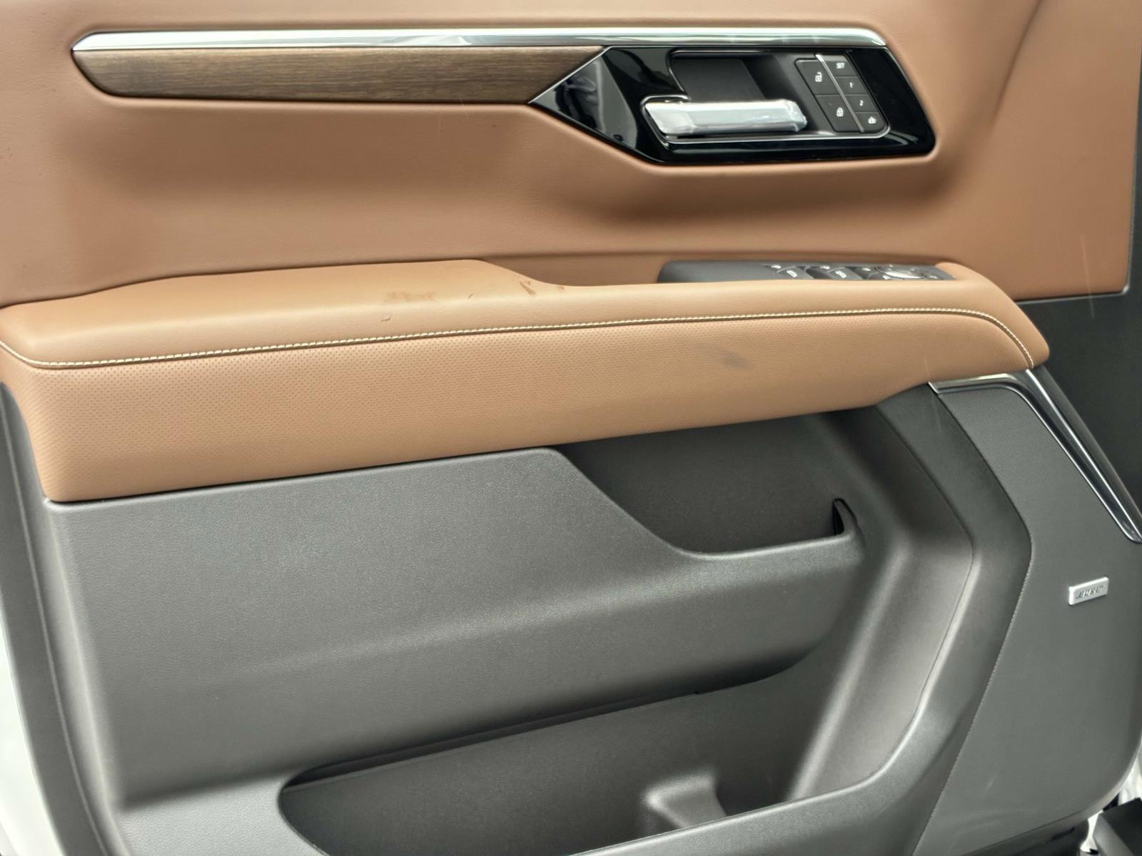 2025 Chevrolet Suburban Vehicle Photo in LOS ANGELES, CA 90007-3794