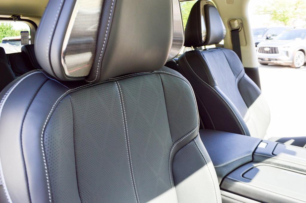2025 INFINITI QX80 Vehicle Photo in Houston, TX 77090