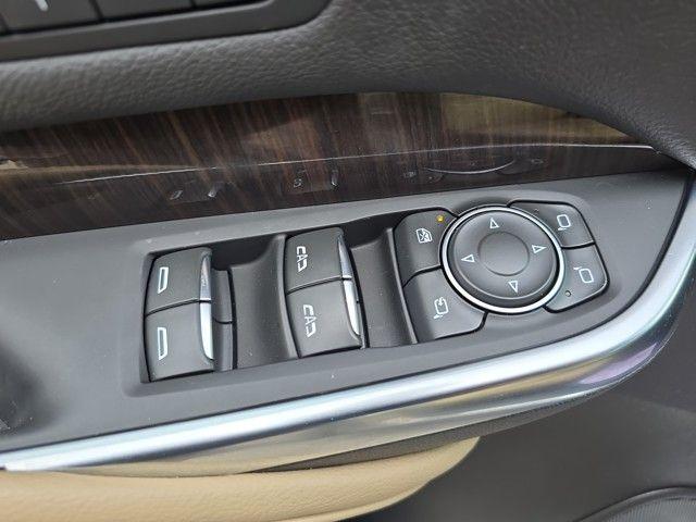 2024 Cadillac XT4 Vehicle Photo in Pleasant Hills, PA 15236