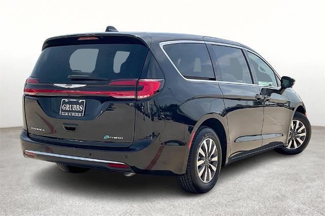 2024 Chrysler Pacifica Vehicle Photo in Grapevine, TX 76051
