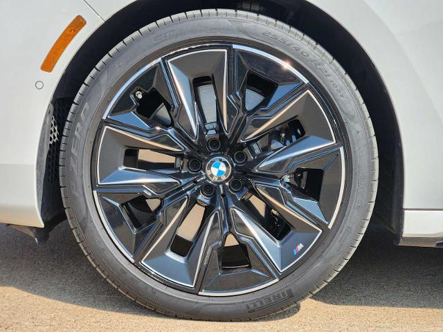 2024 BMW 740i xDrive Vehicle Photo in PLANO, TX 75024
