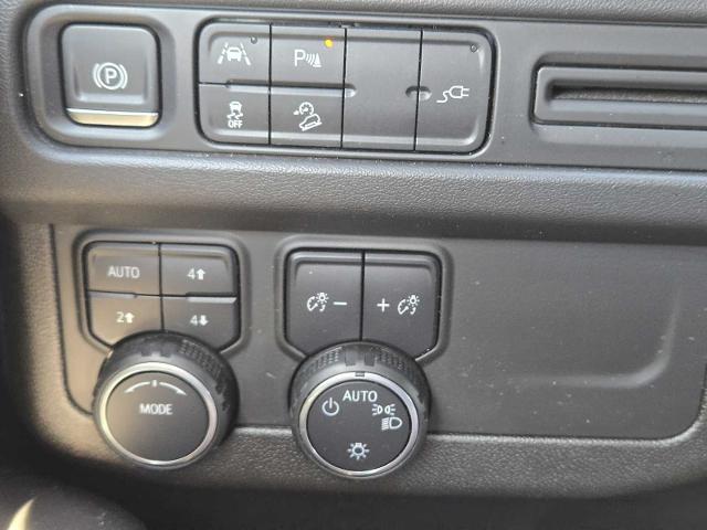 2022 Chevrolet Tahoe Vehicle Photo in DENTON, TX 76210-9321