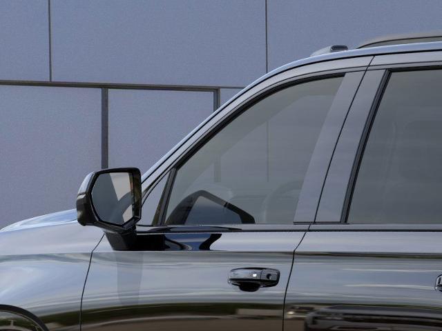 2025 Chevrolet Suburban Vehicle Photo in KANSAS CITY, MO 64114-4502