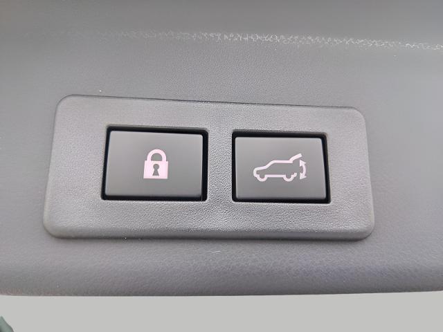 2025 Subaru Ascent Vehicle Photo in Green Bay, WI 54304