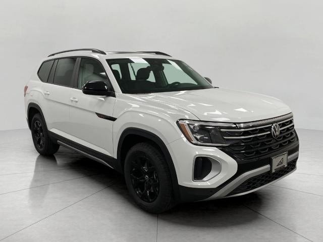 2025 Volkswagen Atlas Vehicle Photo in Neenah, WI 54956