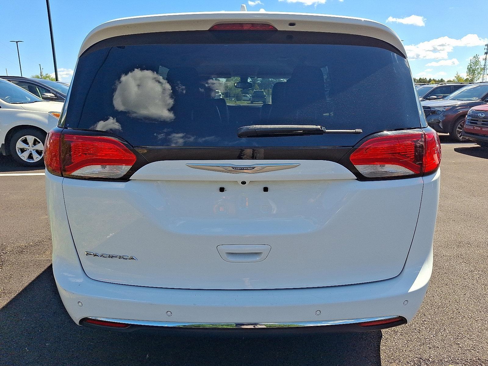 2017 Chrysler Pacifica Vehicle Photo in Easton, PA 18045