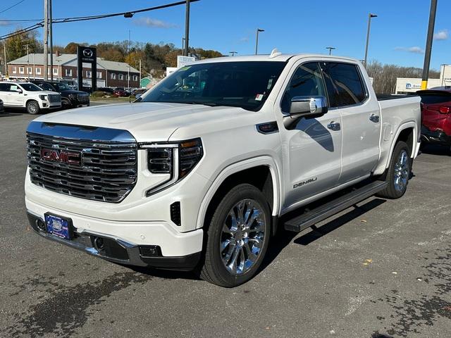 2024 GMC Sierra 1500 Vehicle Photo in LOWELL, MA 01852-4336