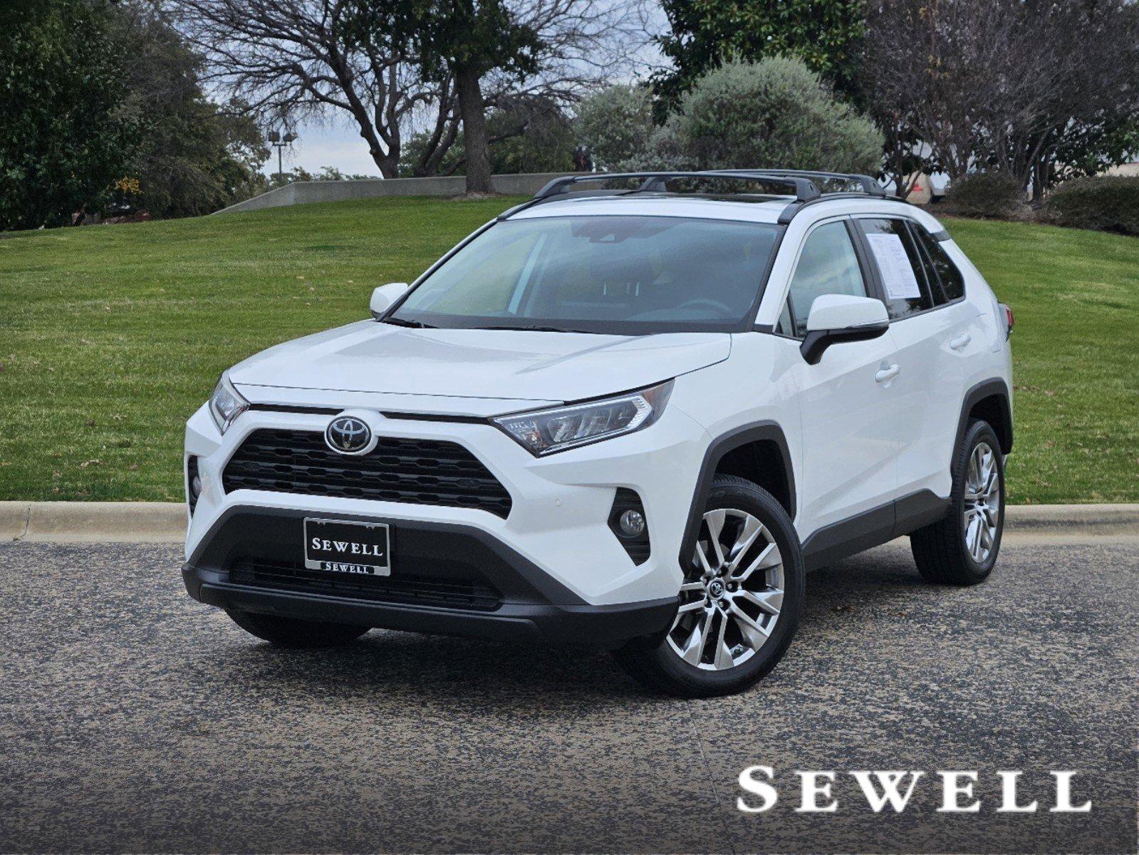 2019 Toyota RAV4 Vehicle Photo in FORT WORTH, TX 76132